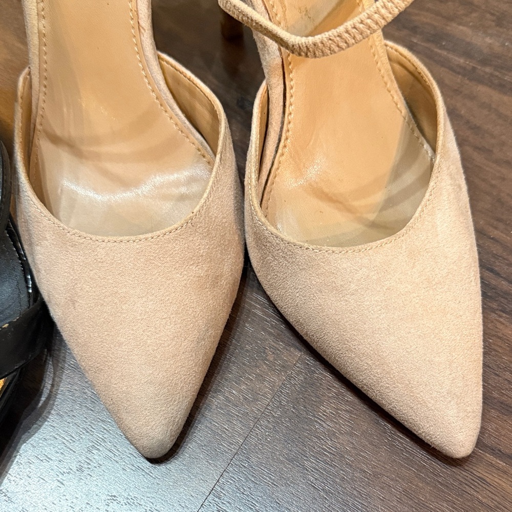 Nude blush pointed toe heels